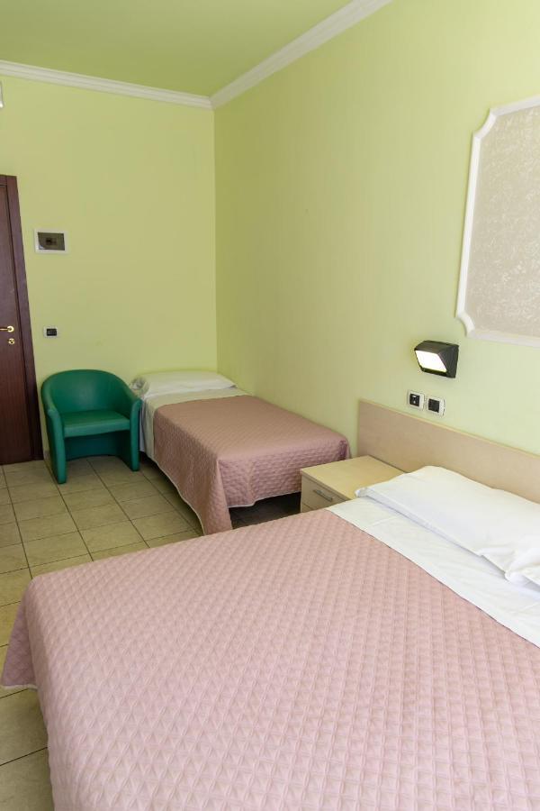 Hotel Liana Rimini Exterior foto